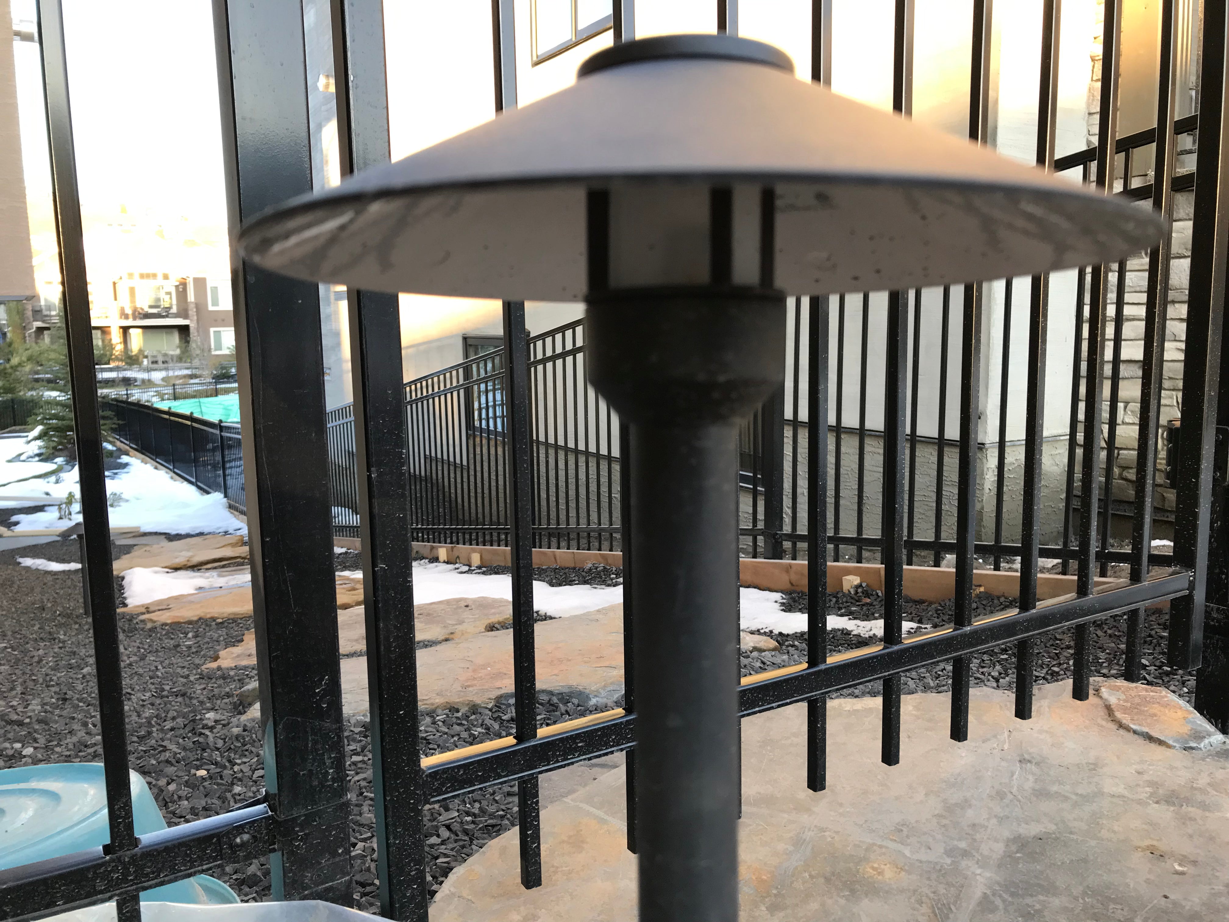 Lelevelle Dome Pathlight (2 Finishes)