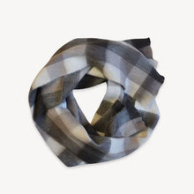 Load image into Gallery viewer, Alpaca Seamless Check Scarf