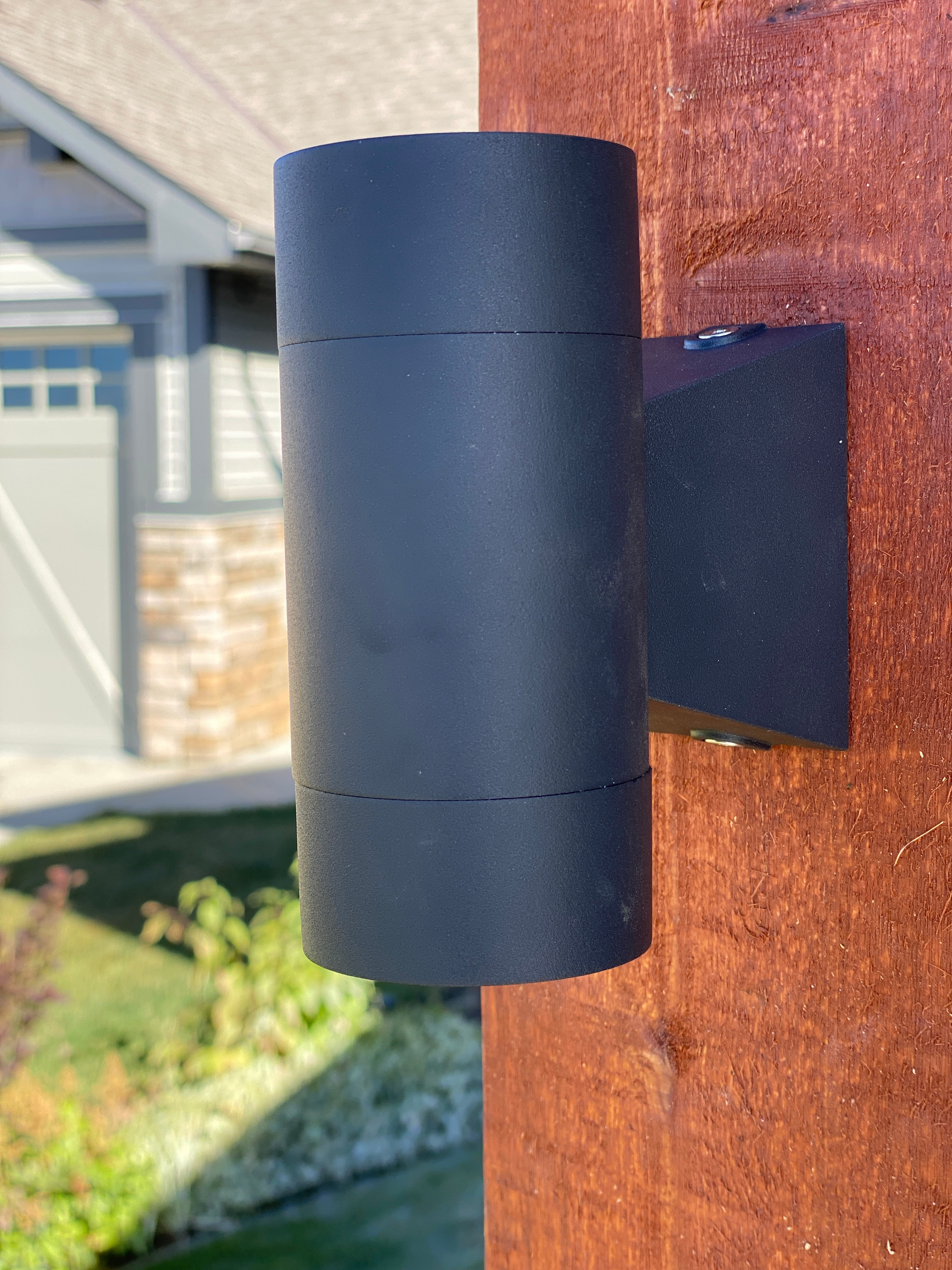 Lelevelle Up-Down Light in Black