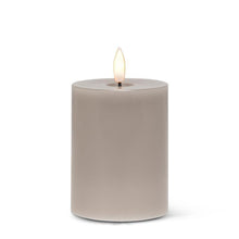 Load image into Gallery viewer, LED Pillar Candle 4&quot; (5 Colours)
