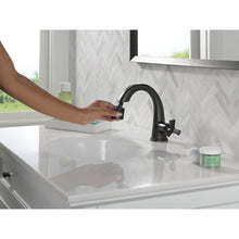 Load image into Gallery viewer, Stryke Single Handle Pull Down Faucet (4 Finishes)
