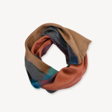 Load image into Gallery viewer, Alpaca Seamless Check Scarf

