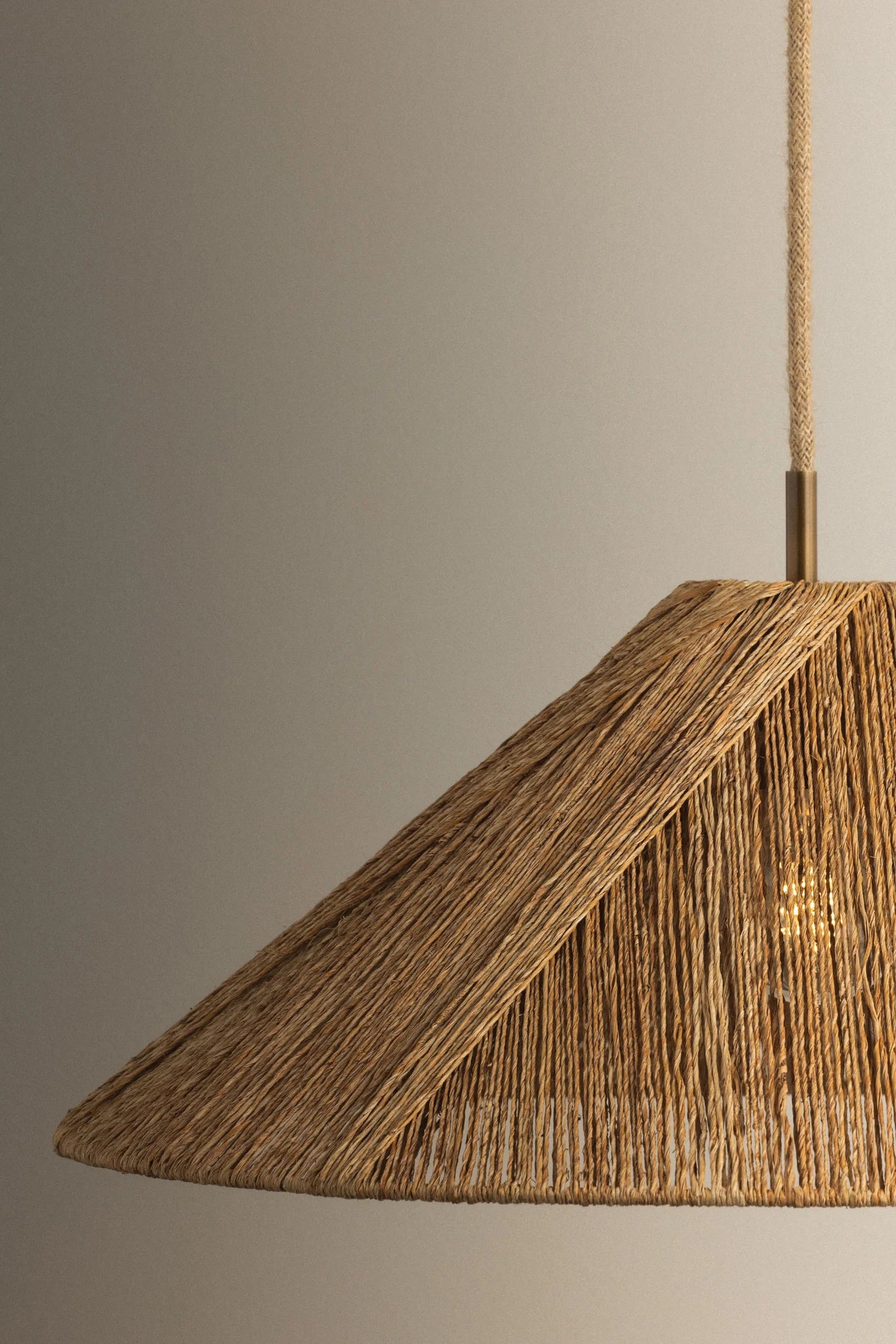 Ahrens Pendant (2 Sizes)