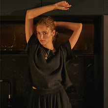 Load image into Gallery viewer, Crinkle Boat Top
