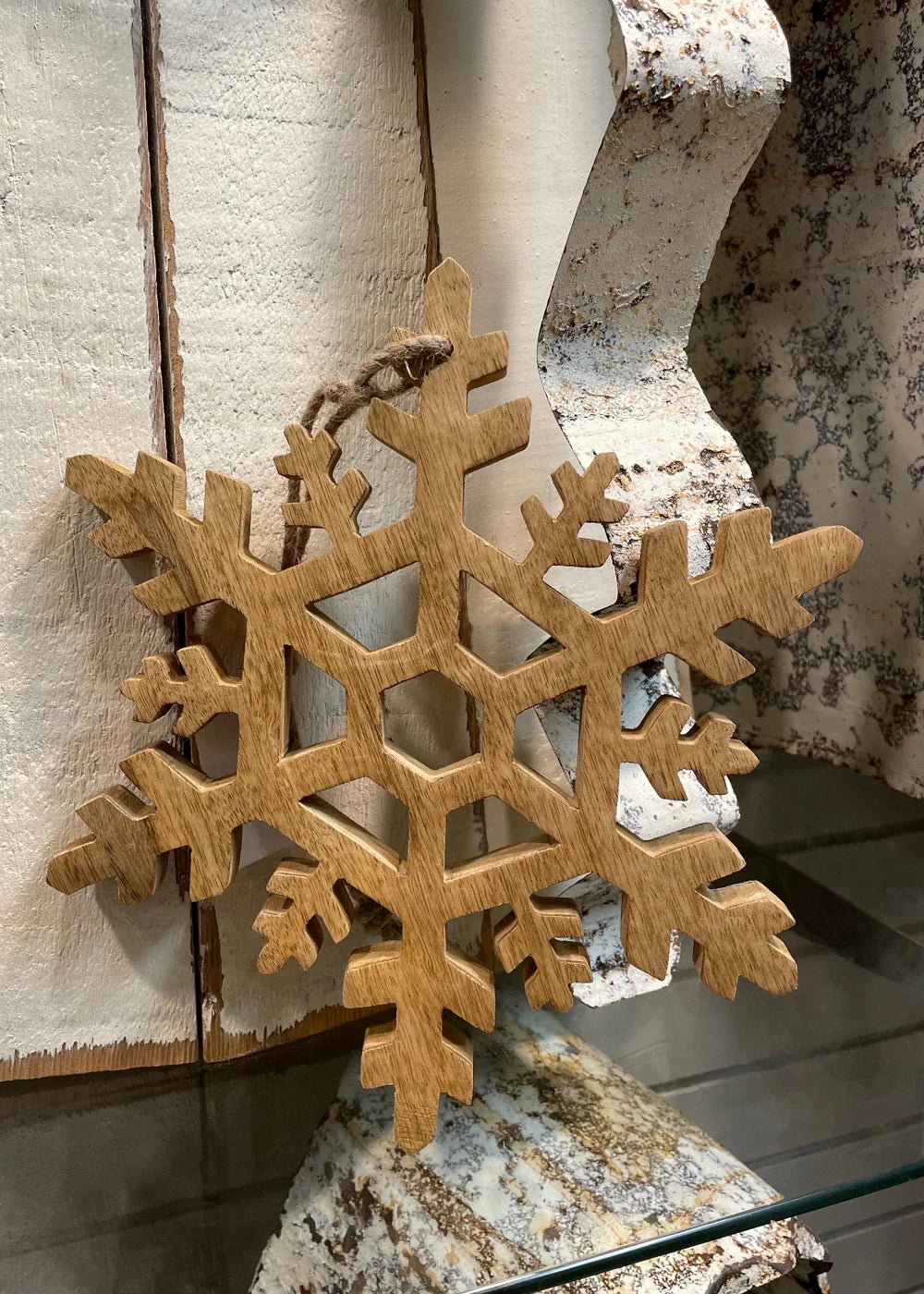 10" NATURAL HANGING MANGO WOOD SNOWFLAKE